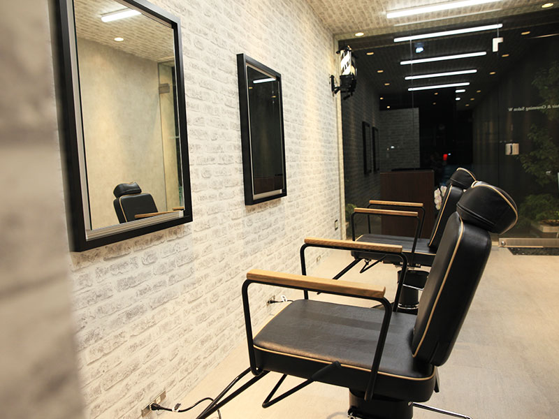 草加の床屋(バーバー) ｜ W(ダブル) 店舗イメージその２